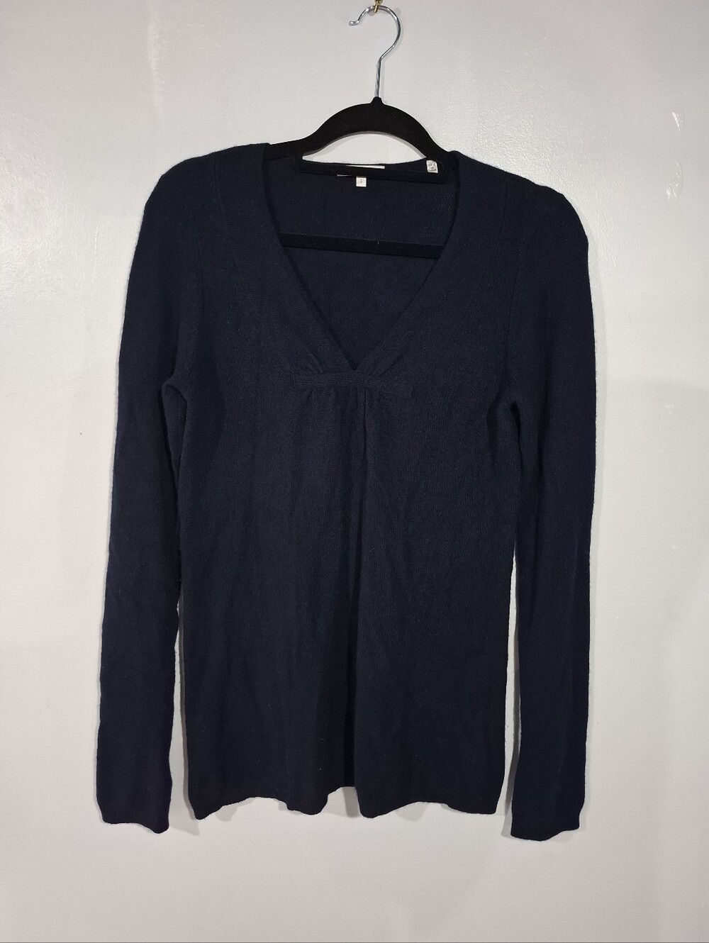 Vince Women's V-Neck Long Sleeve Sweater 100% Cashemere Navy Blue Sz S - Picture 3 of 10